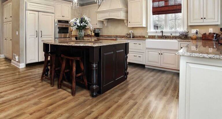 家有萌寵也不怕，和毛孩子嗨翻天。